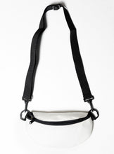 Laden Sie das Bild in den Galerie-Viewer, Washed Craft Paper- Bellybag